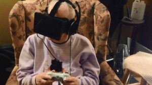 Enferma de cáncer cumple su último deseo con unos lentes de realidad virtual (Video)