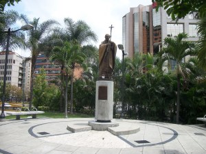 Oraron en la plaza Juan Pablo II de Chacao por liberación de estudiantes
