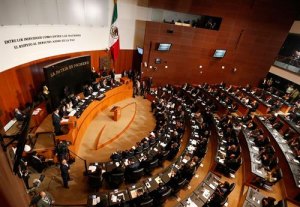 Legisladores en México aprueban castigar con hasta dos años de prisión a quienes publiquen memes