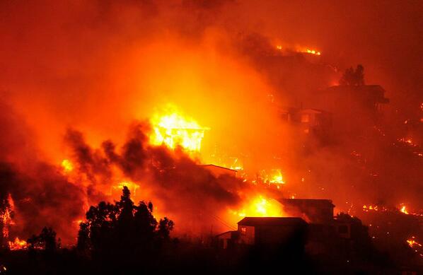 Bachelet decreta zona de catástrofe por incendio en Valparaíso