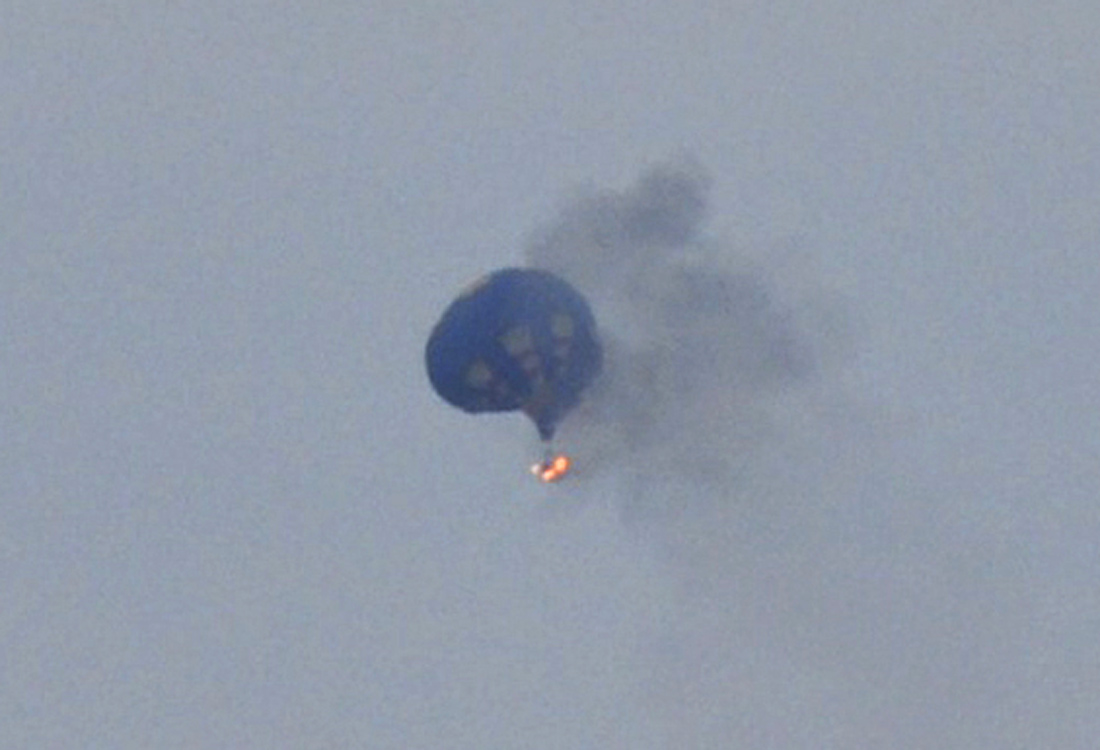 Un muerto y dos desaparecidos al incendiarse globo aerostático (Fotos)