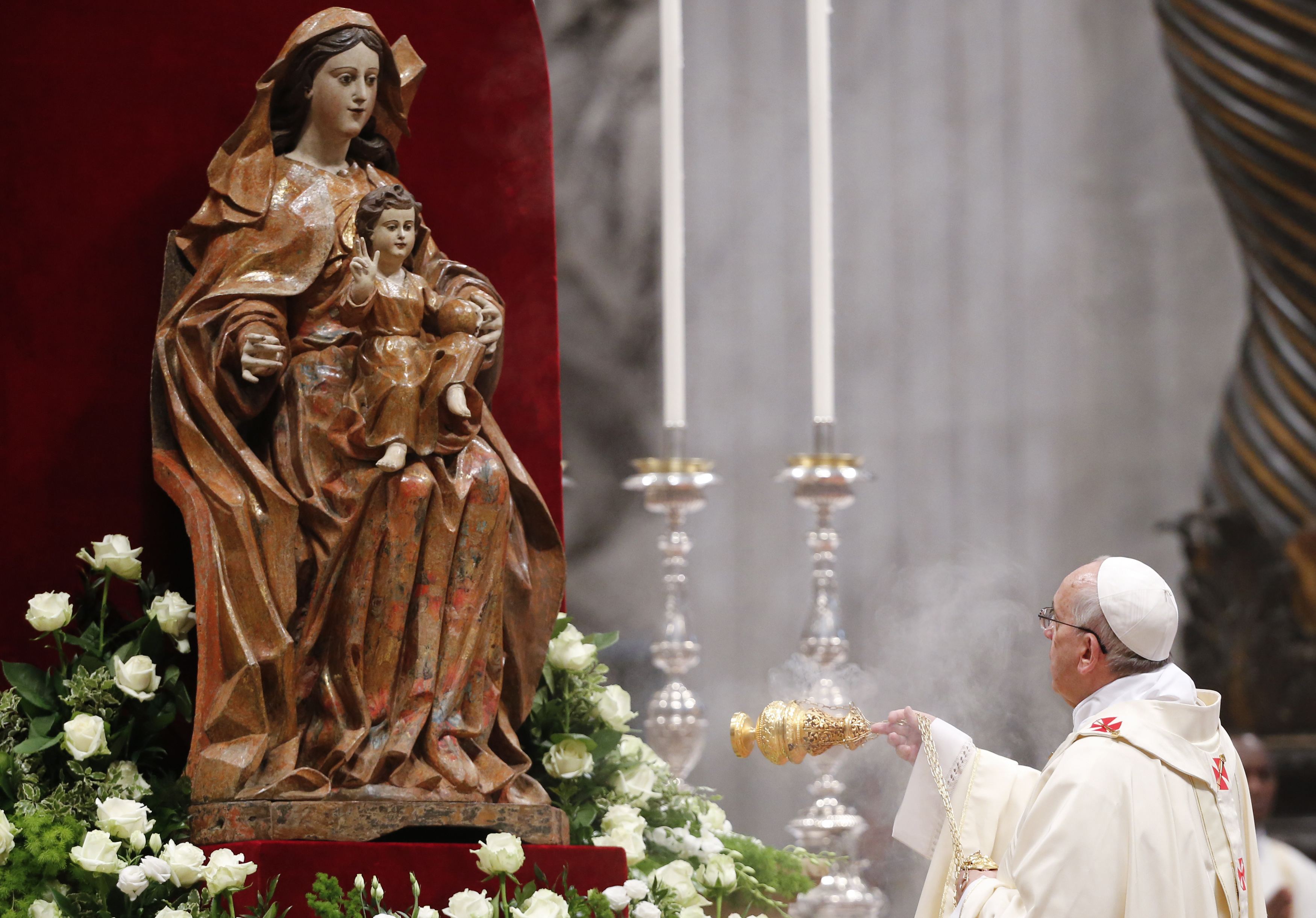 El Papa dedica el Regina Coeli a las madres del mundo
