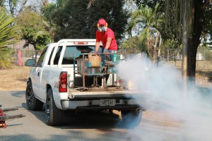 Alcaldía de Baruta despliega programa de fumigación en todo el municipio