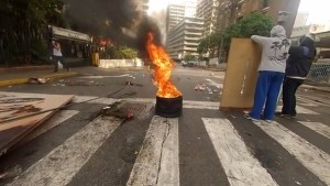 Así se vivió el #8M en Altamira: La batalla por los campamentos (Video)