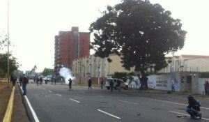 Enfrentamiento entre manifestantes y GNB en Guayana #26M (Fotos)