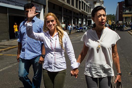 Así llegaron Lilian Tintori y la mamá de Leopoldo López al Palacio de Justicia (Fotos)