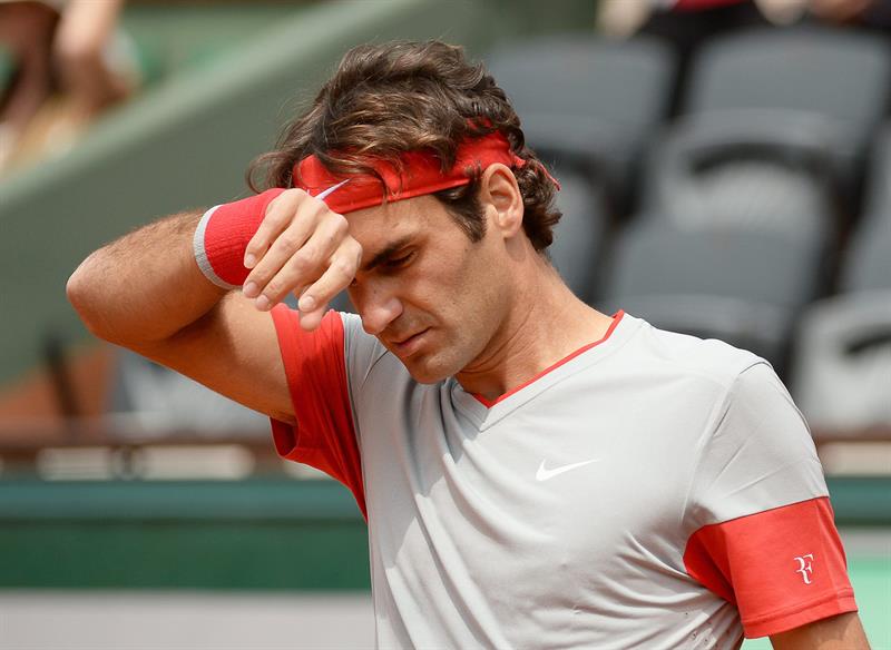 Eliminan a Roger Federer en octavos de Roland Garros