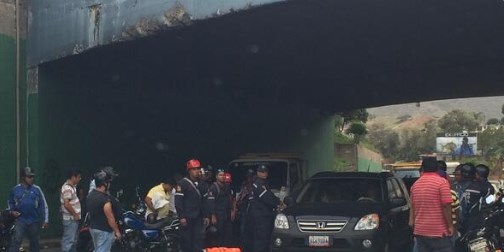 Otro accidente con motorizado, sentido La Guaira-Caracas (Foto)