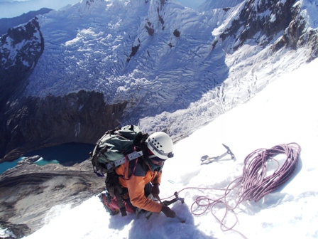 Nevado peruano Pirámide deja a un estadounidense muerto y otro herido