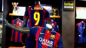 Barcelona coloca a la venta camiseta de Luis Suárez
