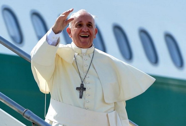 El papa Francisco llega a Seúl en su primera visita a Asia