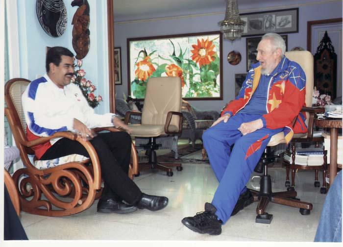 Así fue la “sorpresiva” visita de Maduro a Fidel (Fotos)