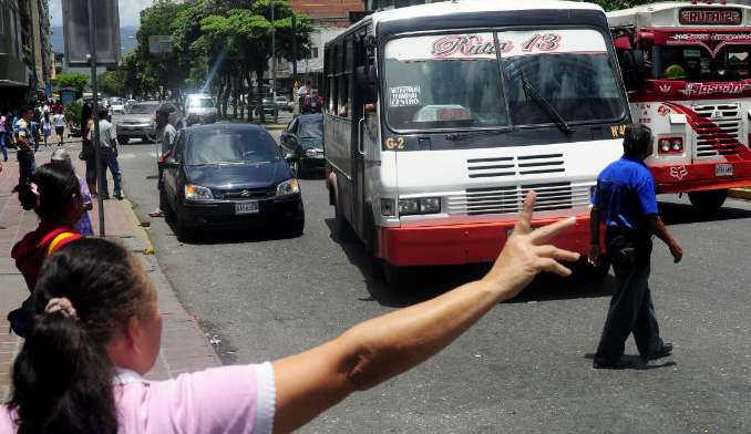 Transporte público a la expectativa del aumento de pasaje