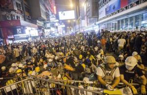 Tribunal Supremo de Hong Kong ordena a manifestantes abandonar Mong Kok