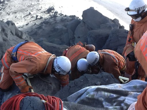 Las rocas volcánicas en Japón mataron a 46 personas