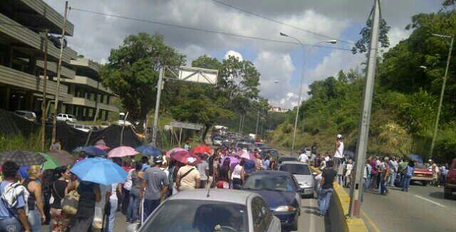 Trancaron la Panamerica a la altura de Los Cerritos (Fotos)