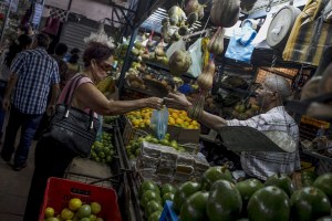 La familia venezolana solo puede cubrir un tercio de la canasta básica