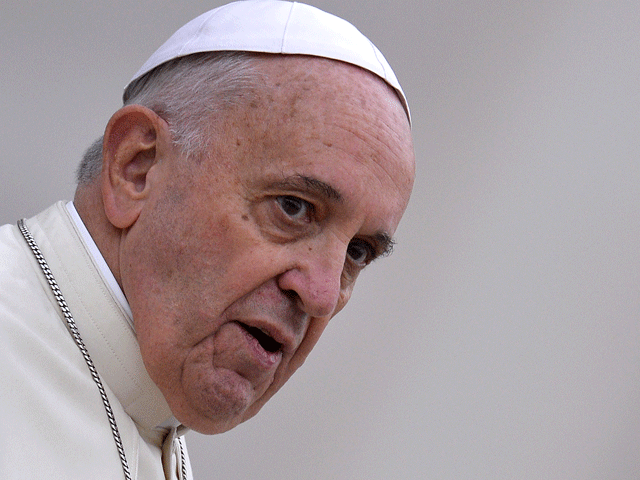Papa Francisco denuncia negocio de parroquias por cobrar sacramentos