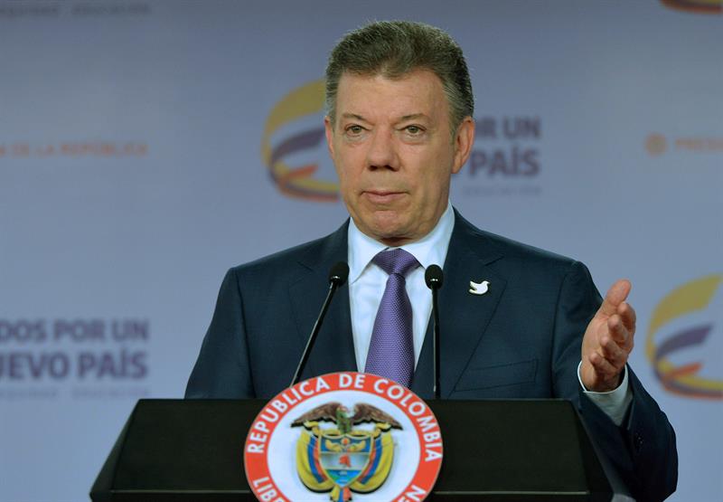 Santos llama a Ejército de Liberación a sumarse a tregua unilateral de Farc