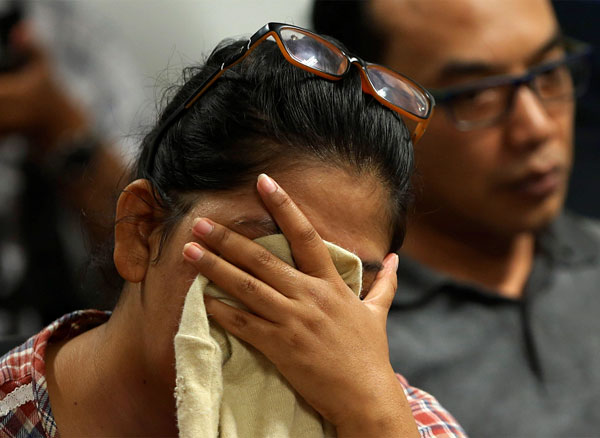 En imágenes: Reina la desesperación en familiares tras noticia de avión extraviado
