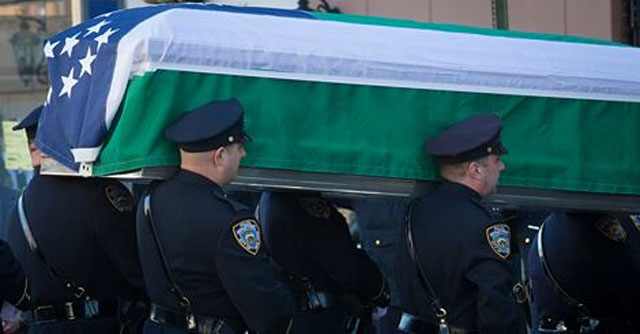 Cientos de personas despidieron en funeral a policía asesinado en Florida