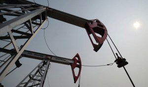 Petróleo de Texas sube casi 3% en la víspera de la reunión de la Opep