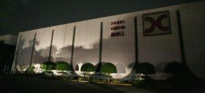 Roban en tiendas de centro comercial de Maracaibo durante la noche del 31