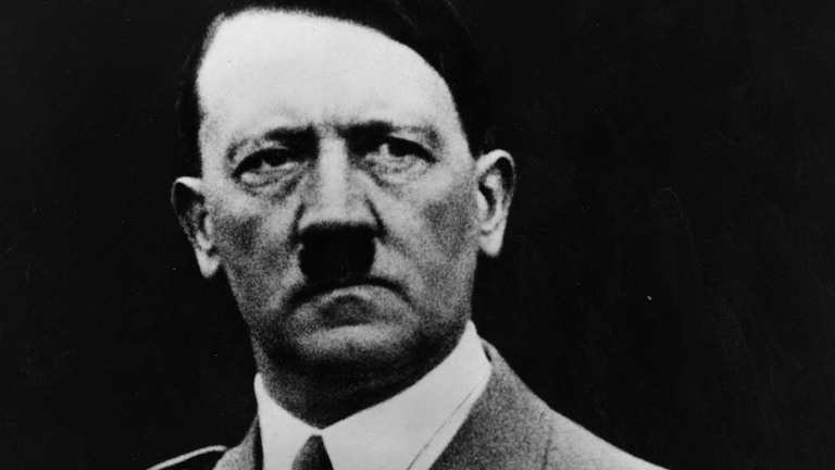 Libro revela que Hitler sólo tenía un testículo