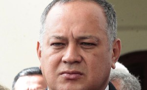 Cabello confiesa haber solicitado “la prohibición de salida del país” contra dueños de medios