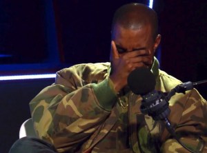 VIDEO: Kanye West rompe en llanto en plena entrevista