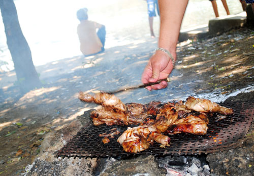 Compartía en una parrillada con amigos y murió atragantado con un pedazo de carne