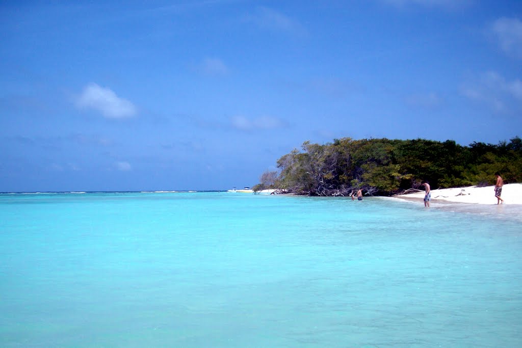 Sobrevolamos Cayo Sombrero con un drone ¡Espectacular!