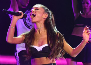 Ariana Grande rodó en pleno escenario
