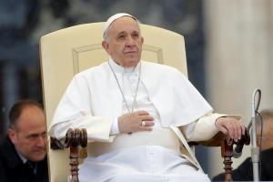 El papa afirma que el matrimonio y la familia están en una seria crisis cultural