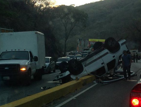 Colisión múltiple en la ARC deja un fallecido (Fotos)