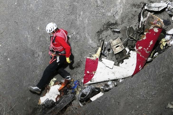 Aceleran el rescate de los restos de las víctimas del A320 en los Alpes
