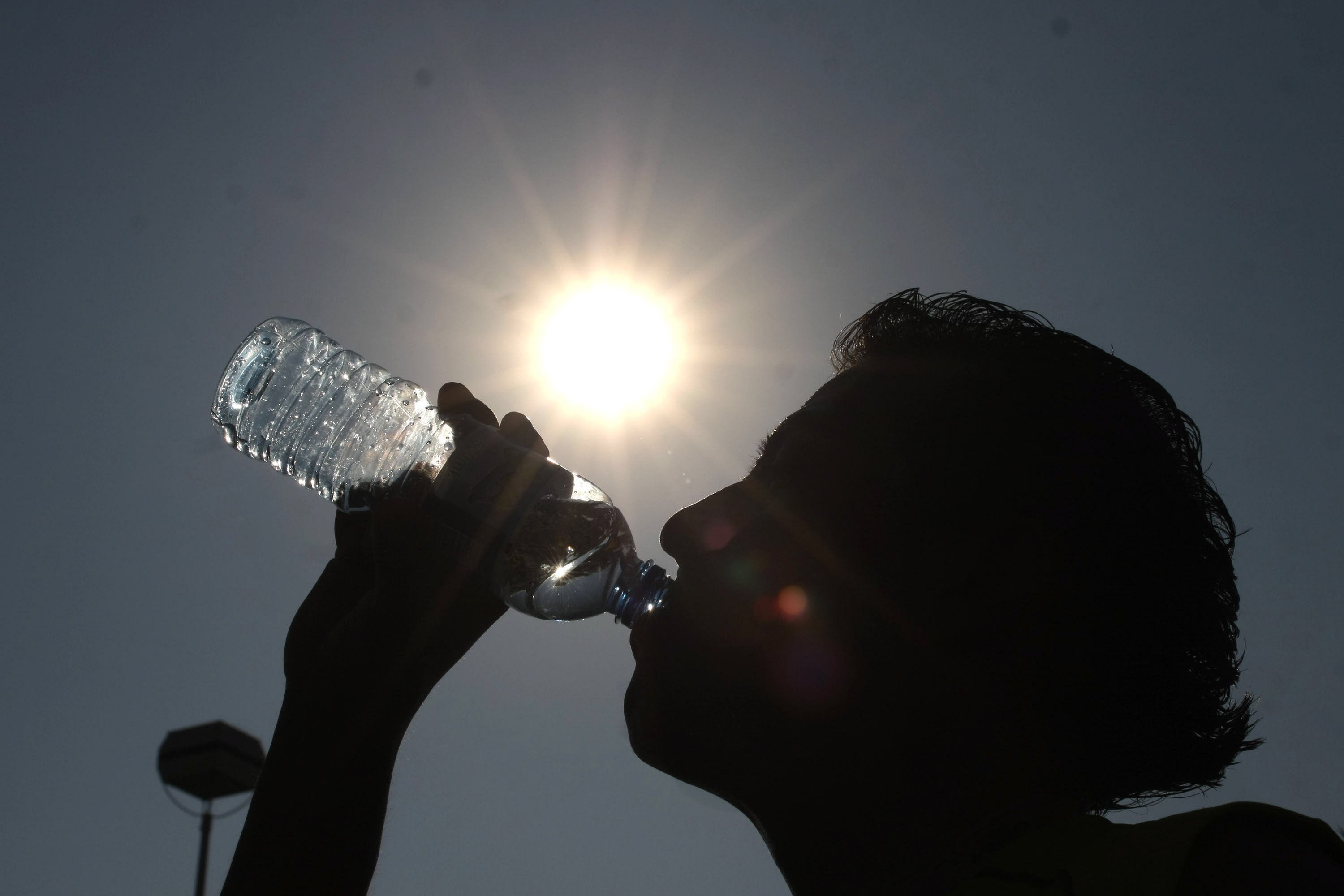 Más de 800 muertos por ola de calor en Pakistán