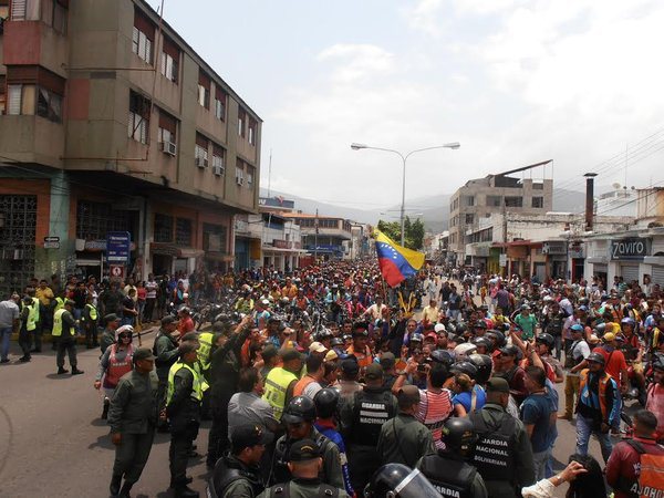 Mototaxistas rechazan abusos y maltratos de militares en San Antonio del Táchira