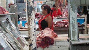 Carniceros reciben mercancía con 35% de incremento en Valencia