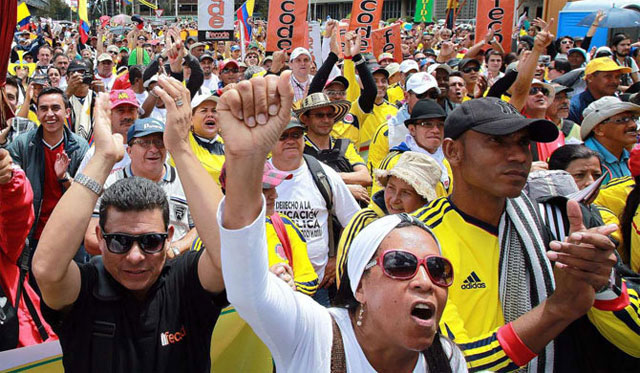 Las Farc se solidarizan con huelga de maestros colombianos