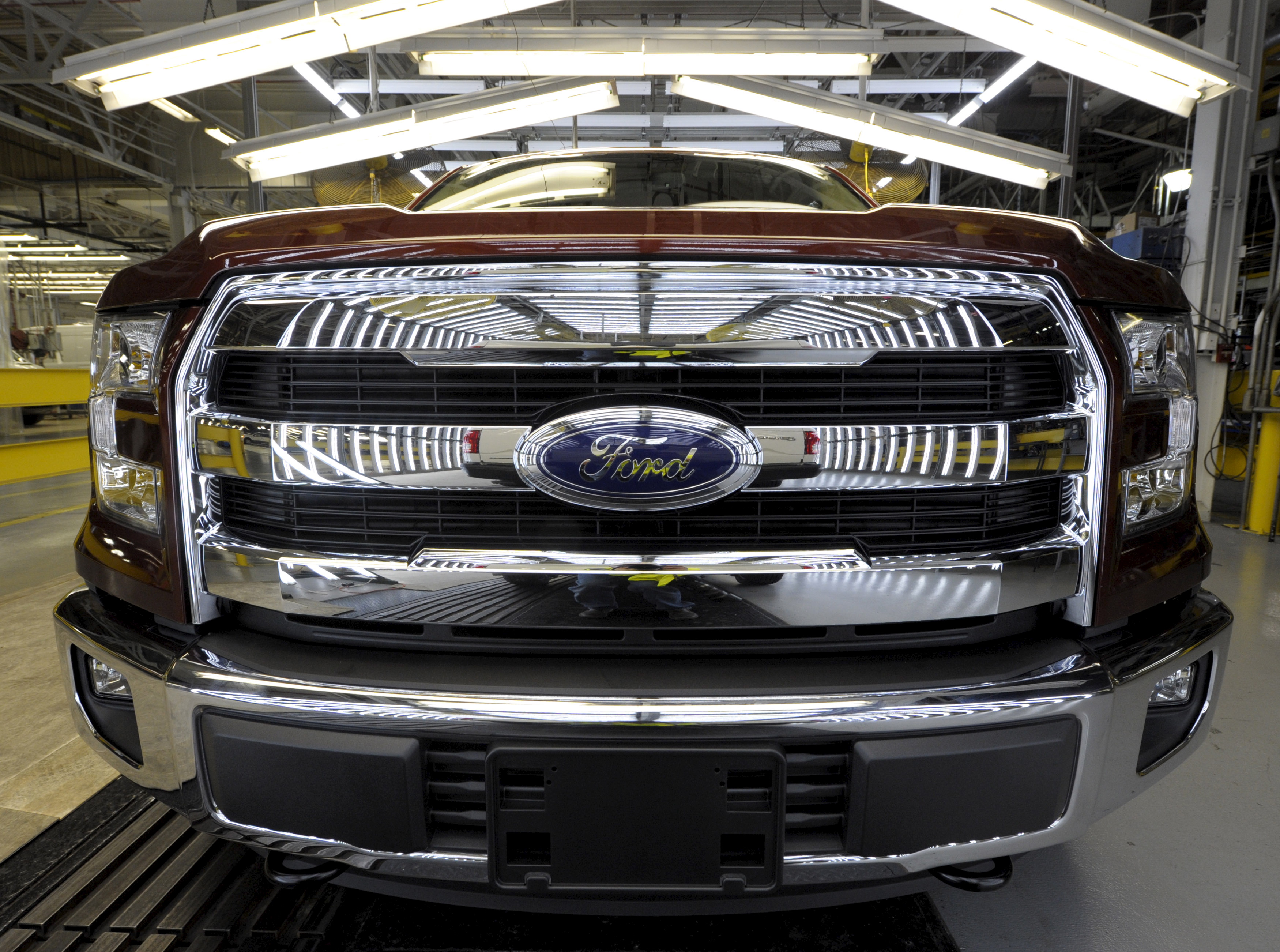 Ford cerró temporalmente una fábrica en EEUU tras dos nuevos casos de Covid-19