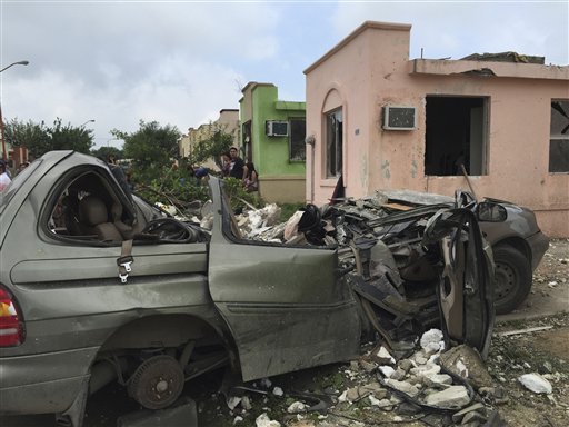 Elevan a 14 los muertos por un tornado en el norte de México