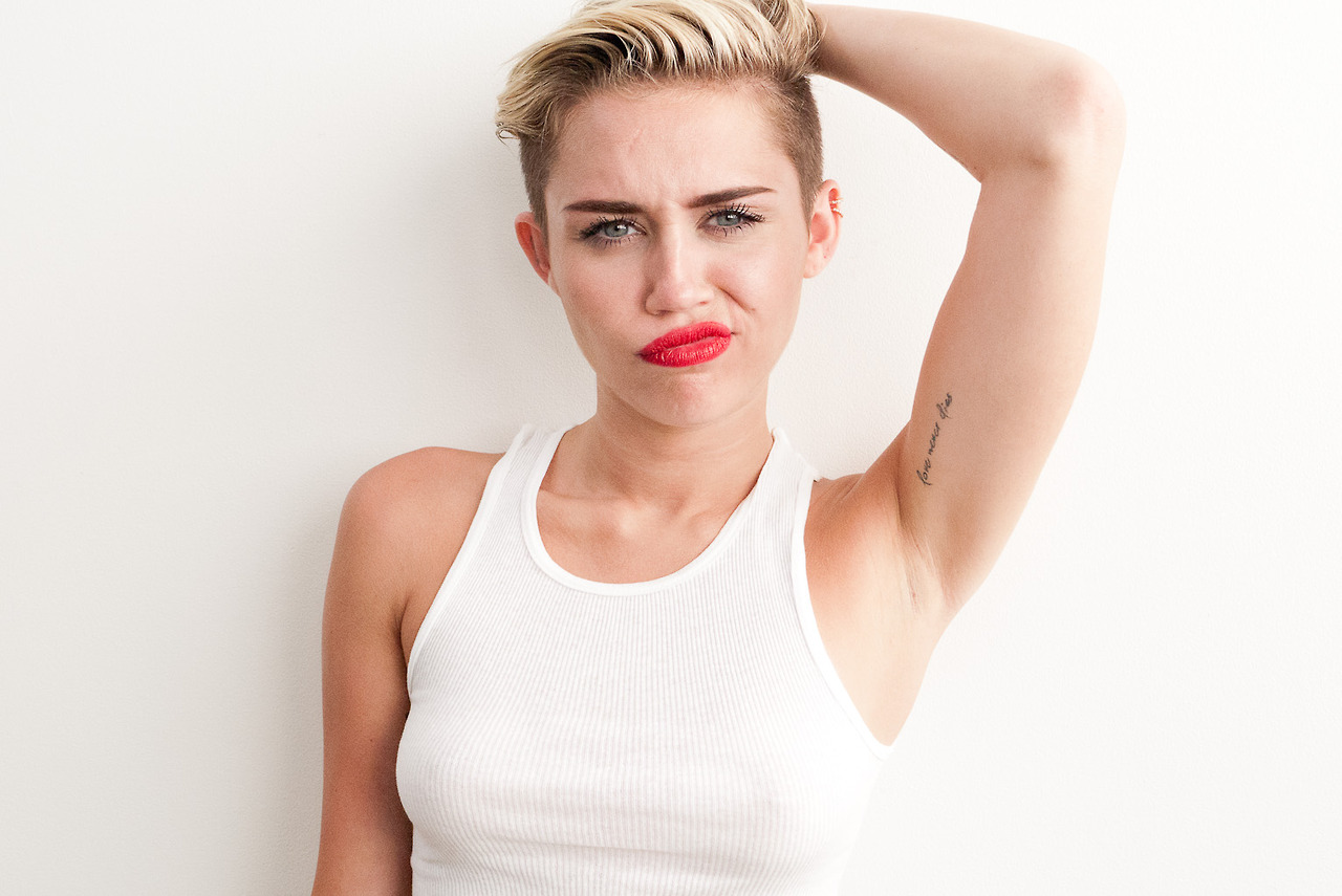¡Otra más! Esta es la nueva polémica de Miley Cyrus