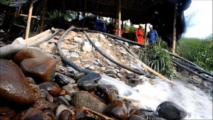 Al menos 15 trabajadores enterrados tras colapso de mina en Colombia (Video)