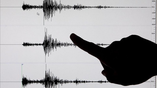 Fuerte sismo de 7.4  sacude la costa de Ecuador