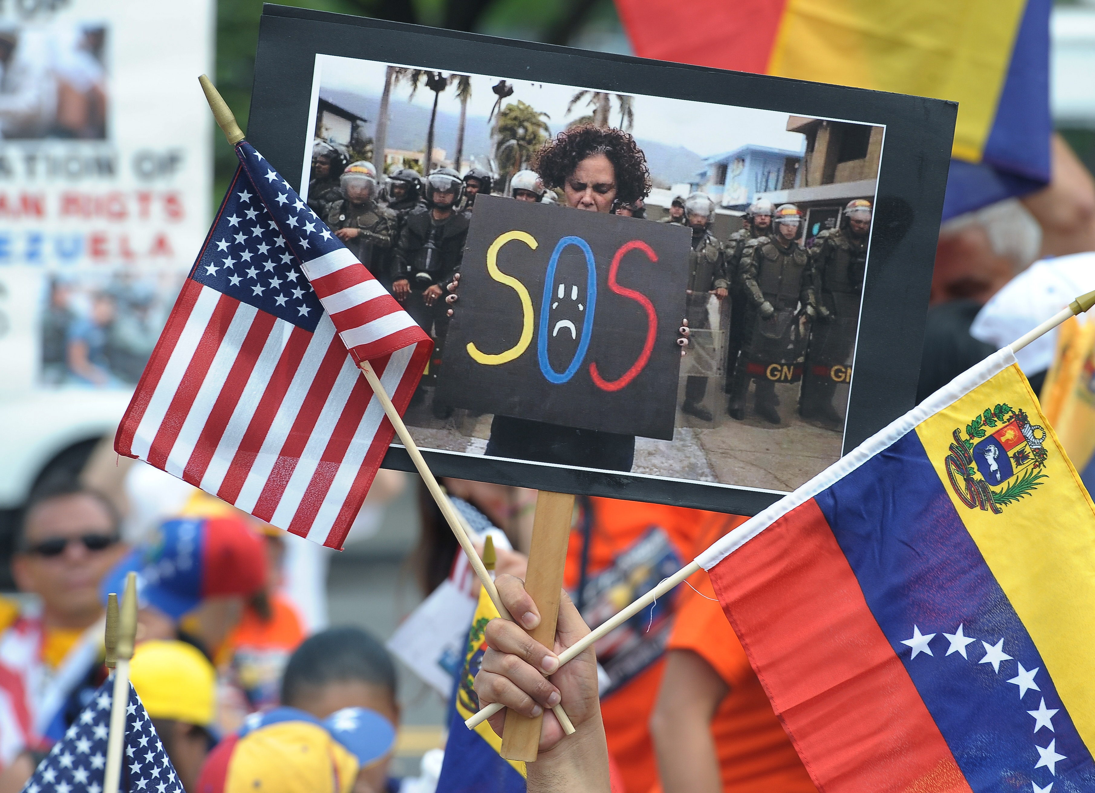 Exilio venezolano en Miami rechaza las condiciones del CNE para revocatorio