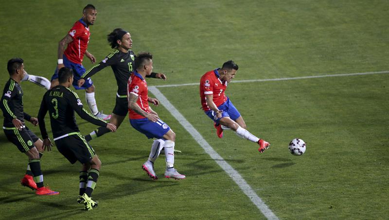 Chile y México quedan empatados 3-3