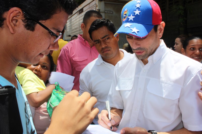 Capriles: Otitis permanente sufren quienes están en el gobierno porque no oyen al pueblo