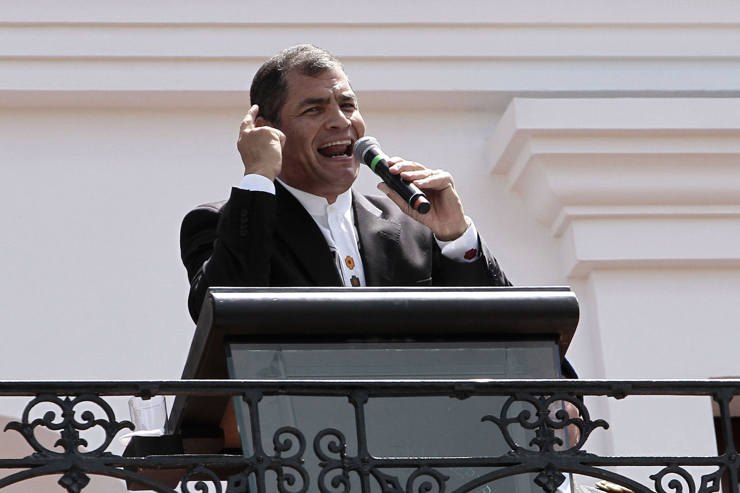 Correa pide ayuda para “rechazar con firmeza” la huelga opositora del próximo jueves