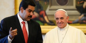 El País: Reprimenda del Papa pudo haberse convertido en una losa pesada para Maduro